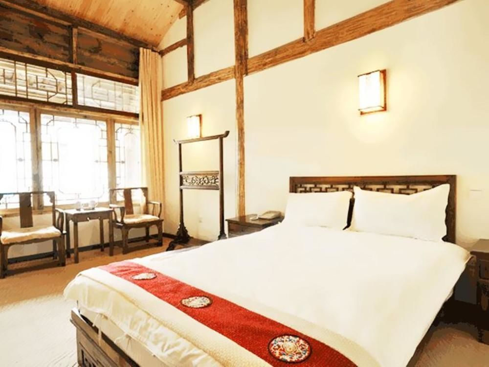 Golden Waterfront Inn Ліцзян Екстер'єр фото